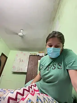 Cute hotzara online show from March 25, 2026, 5:46 am