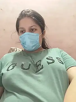 Cute hotzara online show from May 13, 2026, 4:21 am