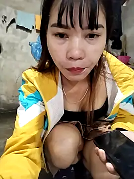 gugu0022 online show from November 27, 2025, 12:24 am