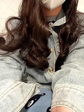 MiuMiu 6678 online show from November 13, 2025, 4:22 am