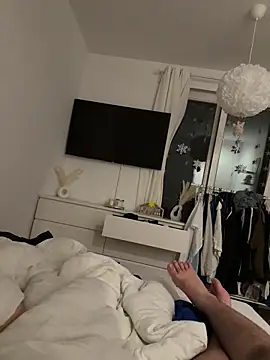 latina w19 online show from December 13, 2025, 11:32 pm