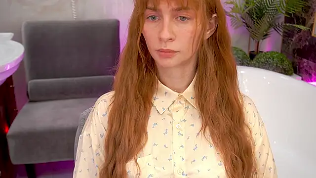 Nicol Moonn online show from April 15, 2026, 8:42 pm