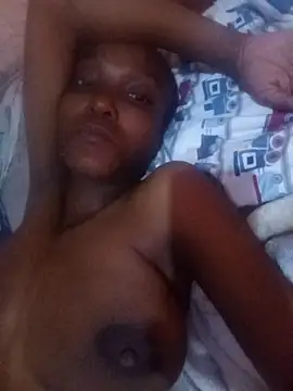 Snapshot of Beverlygurlx6 chatting on February 12, 2026, 10:49 pm Beverlygurlx6 online show from February 12, 2026, 10:49 pm