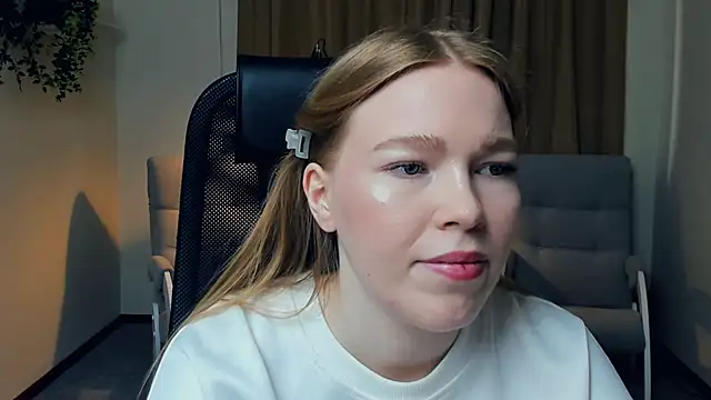 LavetaShiroma online show from November 15, 2025, 12:34 pm