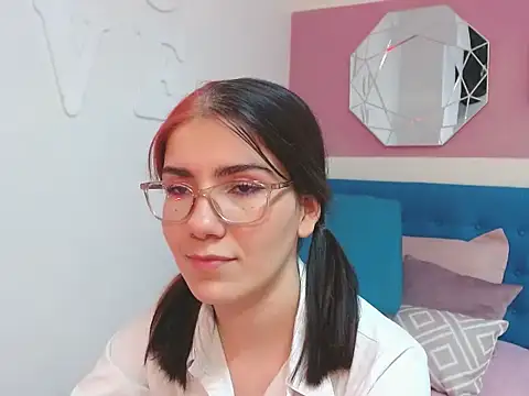 AriLumi online show from November 22, 2025, 9:58 pm