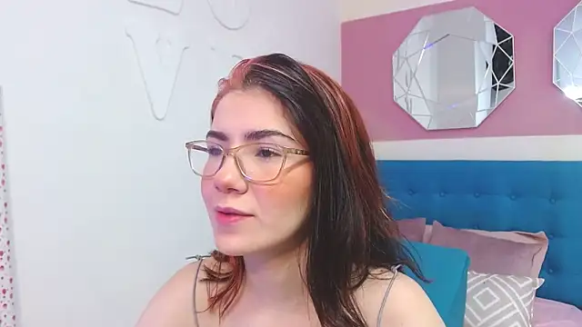 AriLumi online show from November 23, 2025, 12:27 pm