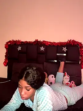 Weendolyn  online show from December 3, 2025, 2:59 pm