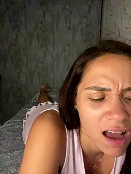 carolsapequinha online show from January 17, 2026, 2:27 am