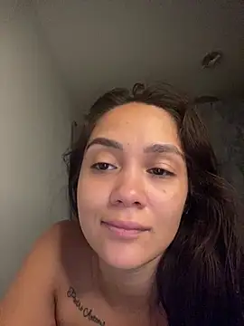 carolsapequinha online show from April 5, 2026, 8:33 am