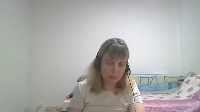 Snapshot of CherieAdair chatting on November 15, 2025, 3:52 pm CherieAdair online show from November 15, 2025, 3:52 pm