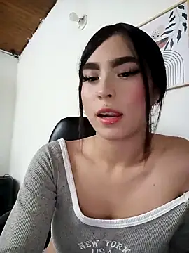 Snapshot of Irina_Fernandez chatting on November 13, 2025, 7:24 pm Irina Fernandez online show from November 13, 2025, 7:24 pm