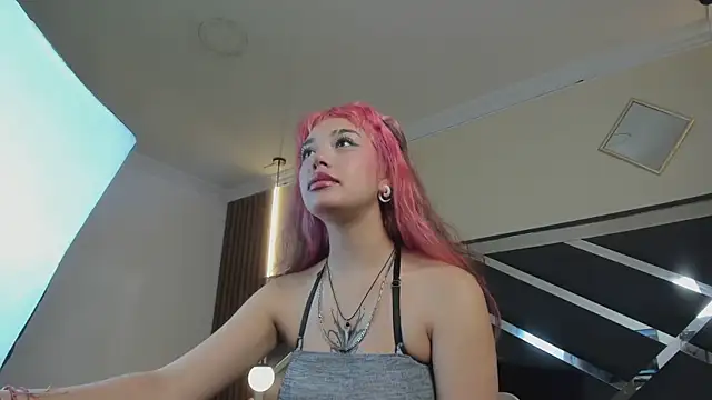 Laracooper  online show from February 8, 2026, 12:30 pm