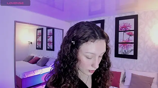 Snapshot of Martina_077 chatting on December 2, 2025, 12:10 pm Martina 077 online show from December 2, 2025, 12:10 pm