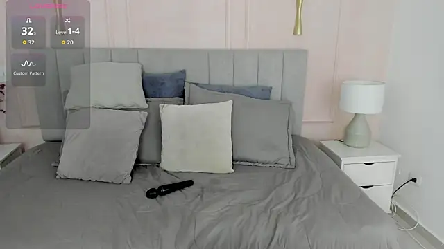 Snapshot of Dulce_emi chatting on April 23, 2026, 12:29 pm Dulce emi online show from April 23, 2026, 12:29 pm