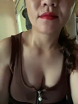 Snapshot of Diana-sexyy chatting on April 28, 2026, 3:44 am Diana-sexyy online show from April 28, 2026, 3:44 am