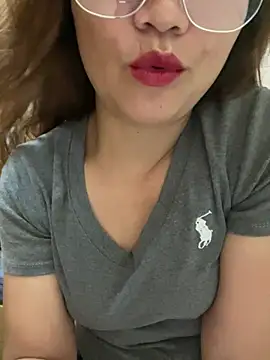 Snapshot of Diana-sexyy chatting on August 1, 2026, 2:05 pm Diana-sexyy online show from August 1, 2026, 2:05 pm