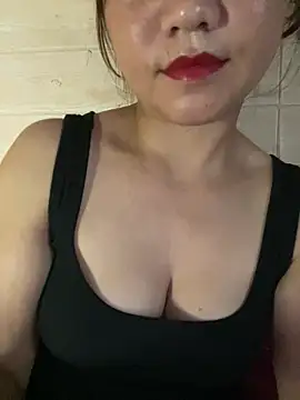 Snapshot of Diana-sexyy chatting on August 3, 2026, 5:17 am Diana-sexyy online show from August 3, 2026, 5:17 am