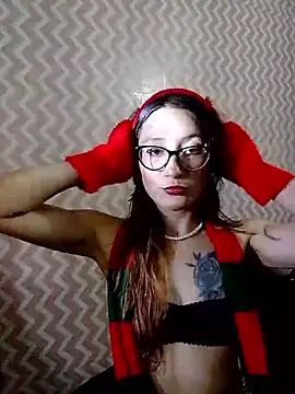 Snapshot of Moonvivk chatting on December 2, 2025, 3:23 am Moonvivk online show from December 2, 2025, 3:23 am