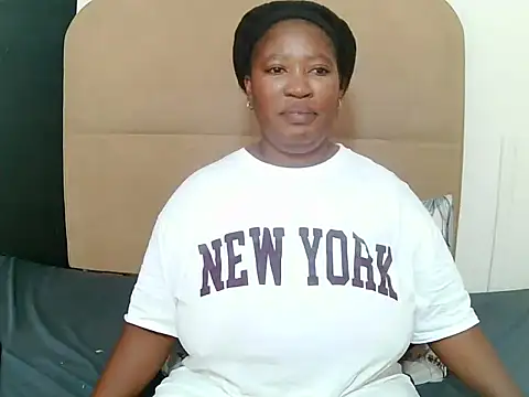 Snapshot of MissMoyo chatting on December 5, 2025, 12:14 pm MissMoyo online show from December 5, 2025, 12:14 pm