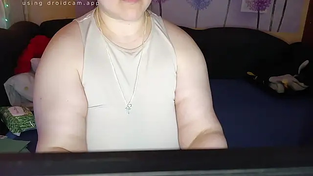 Snapshot of honey_sweet_couple chatting on March 24, 2026, 5:18 pm honey sweet couple online show from March 24, 2026, 5:18 pm