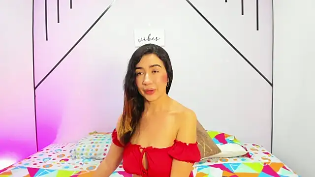 Snapshot of VictoriaRouge_ chatting on November 20, 2025, 12:38 pm VictoriaRouge online show from November 20, 2025, 12:38 pm