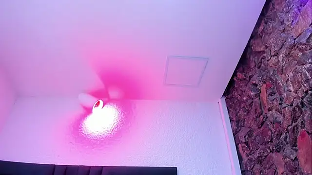 Snapshot of VictoriaRouge_ chatting on February 17, 2026, 3:47 am VictoriaRouge online show from February 17, 2026, 3:47 am