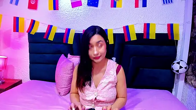 Snapshot of VictoriaRouge_ chatting on June 24, 2026, 8:30 pm VictoriaRouge online show from June 24, 2026, 8:30 pm