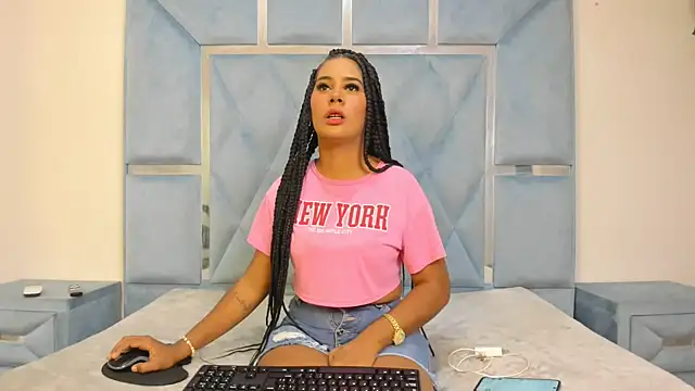 Snapshot of Kymasm chatting on February 14, 2026, 12:46 pm Kymasm online show from February 14, 2026, 12:46 pm