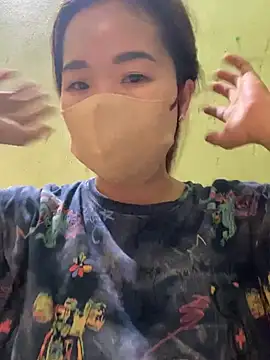 -Bella-a online show from April 12, 2026, 12:48 am