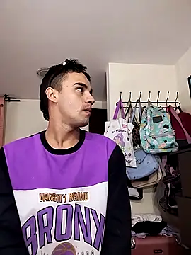 Snapshot of ElProhibido_ chatting on November 14, 2025, 11:35 pm ElProhibido online show from November 14, 2025, 11:35 pm