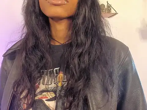 aprille15 online show from April 4, 2026, 5:27 am