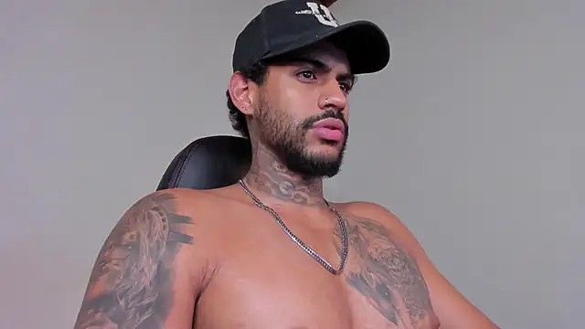 LuigiVitale 1 online show from January 14, 2026, 2:28 am