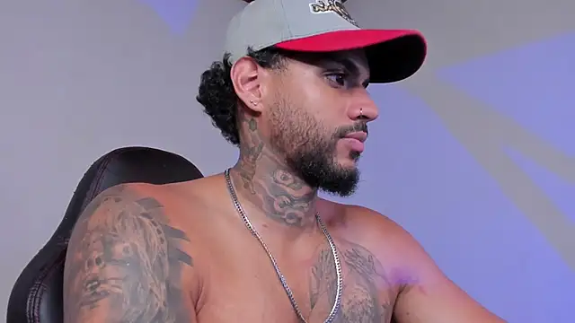 LuigiVitale 1 online show from February 4, 2026, 1:33 am