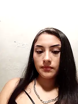 Guarnerstyle online show from April 6, 2026, 12:39 pm