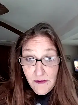 EvieYvonne69 online show from December 2, 2025, 9:21 pm