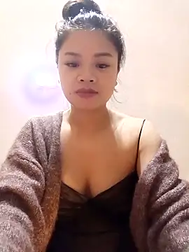 sara-xx online show from December 19, 2025, 8:05 pm