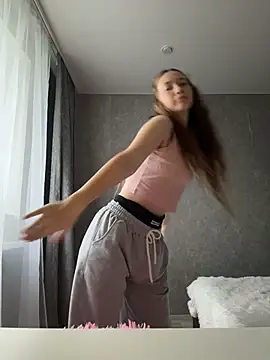 Holy Poly online show from November 18, 2025, 8:19 am