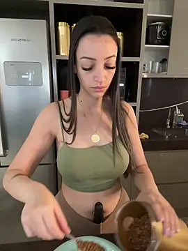 Snapshot of BelleRune chatting on February 8, 2025, 11:33 am BelleRune online show from February 8, 2025, 11:33 am