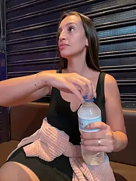 BelleRune online show from March 25, 2026, 9:54 pm