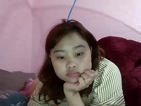 Lina8386 online show from November 17, 2025, 9:48 am