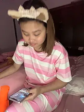 Lina8386 online show from December 14, 2025, 11:37 am