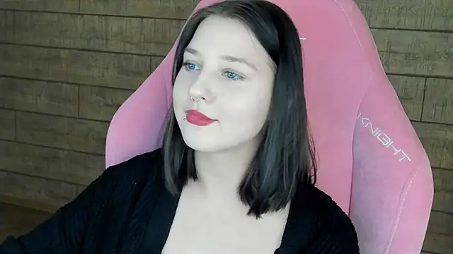 TinnaBurton online show from January 13, 2026, 4:23 pm