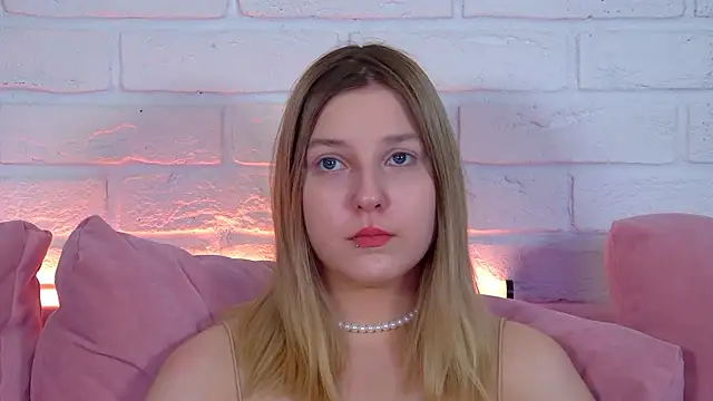 TinnaBurton online show from June 15, 2026, 4:09 pm