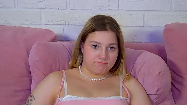 TinnaBurton online show from July 2, 2026, 3:23 am