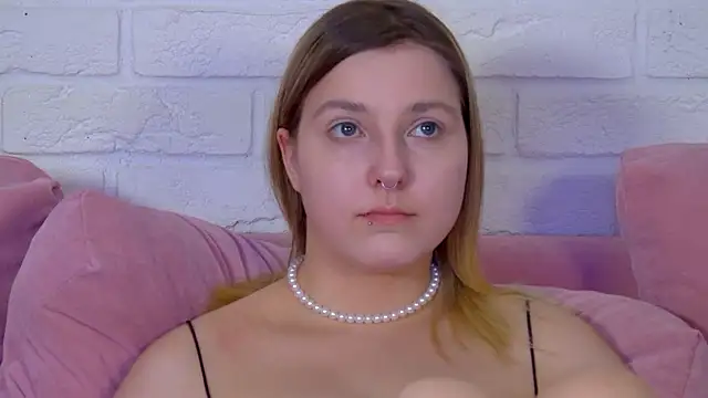 TinnaBurton online show from July 9, 2026, 4:22 pm