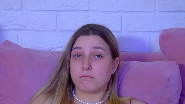 TinnaBurton online show from July 14, 2026, 2:05 am