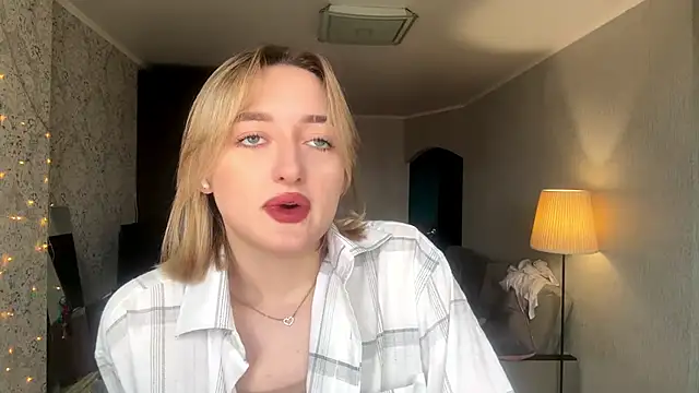 Emily lyy online show from November 20, 2025, 9:20 am