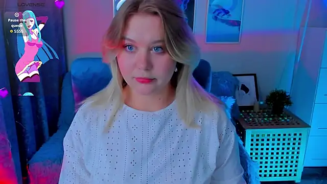 LouiseMous online show from December 3, 2025, 10:19 pm