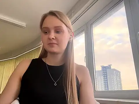 PaulitaSolow online show from November 16, 2025, 6:52 am