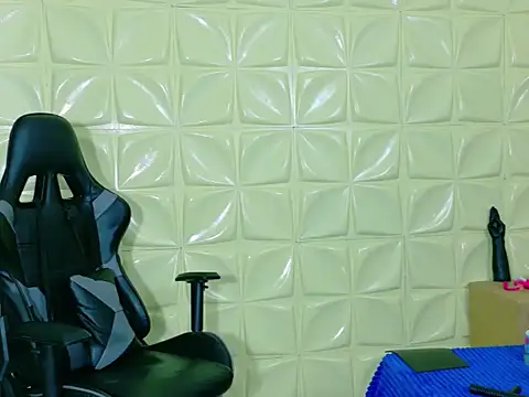 lunabustygirl online show from February 26, 2026, 3:00 pm